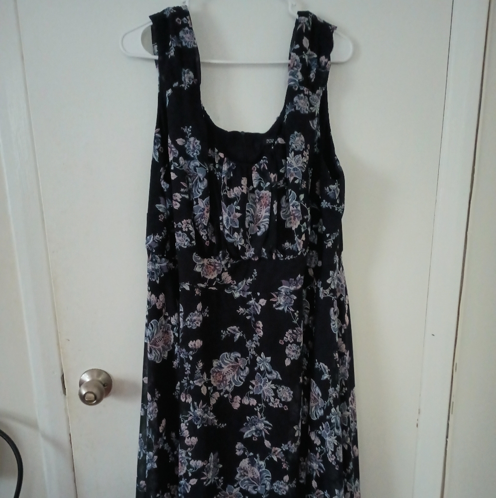 Roz & Ali Black Floral Maxi Dress